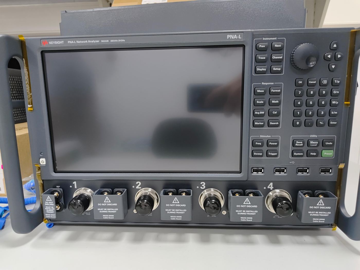 电子测量类仪器检修与故障排查实景(同品类参考图,非本故障现场)