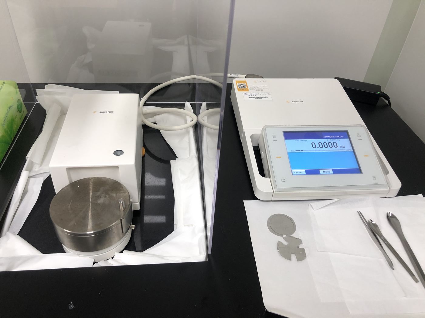 电子测量仪器检修实景(同品类参考图)