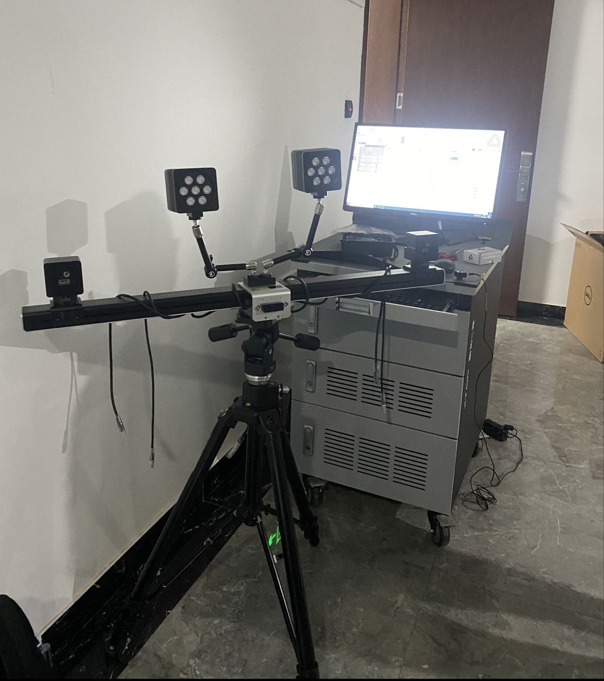 电子测量仪器检修实景(同品类参考图)