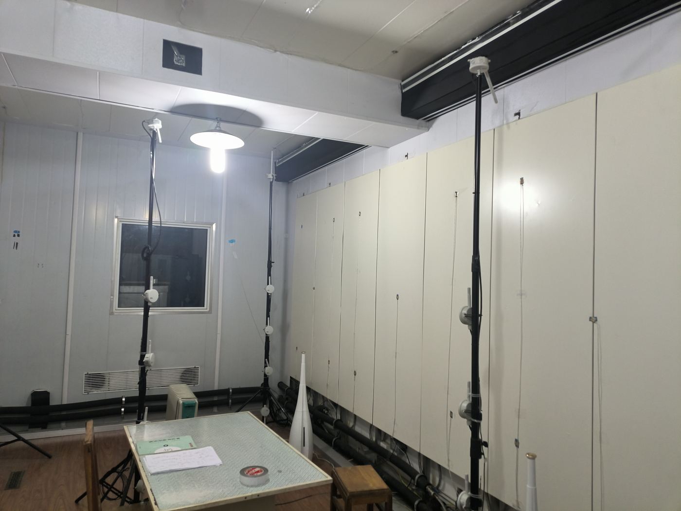 工业仪表类仪器检修与故障排查实景(同品类参考图,非本故障现场)