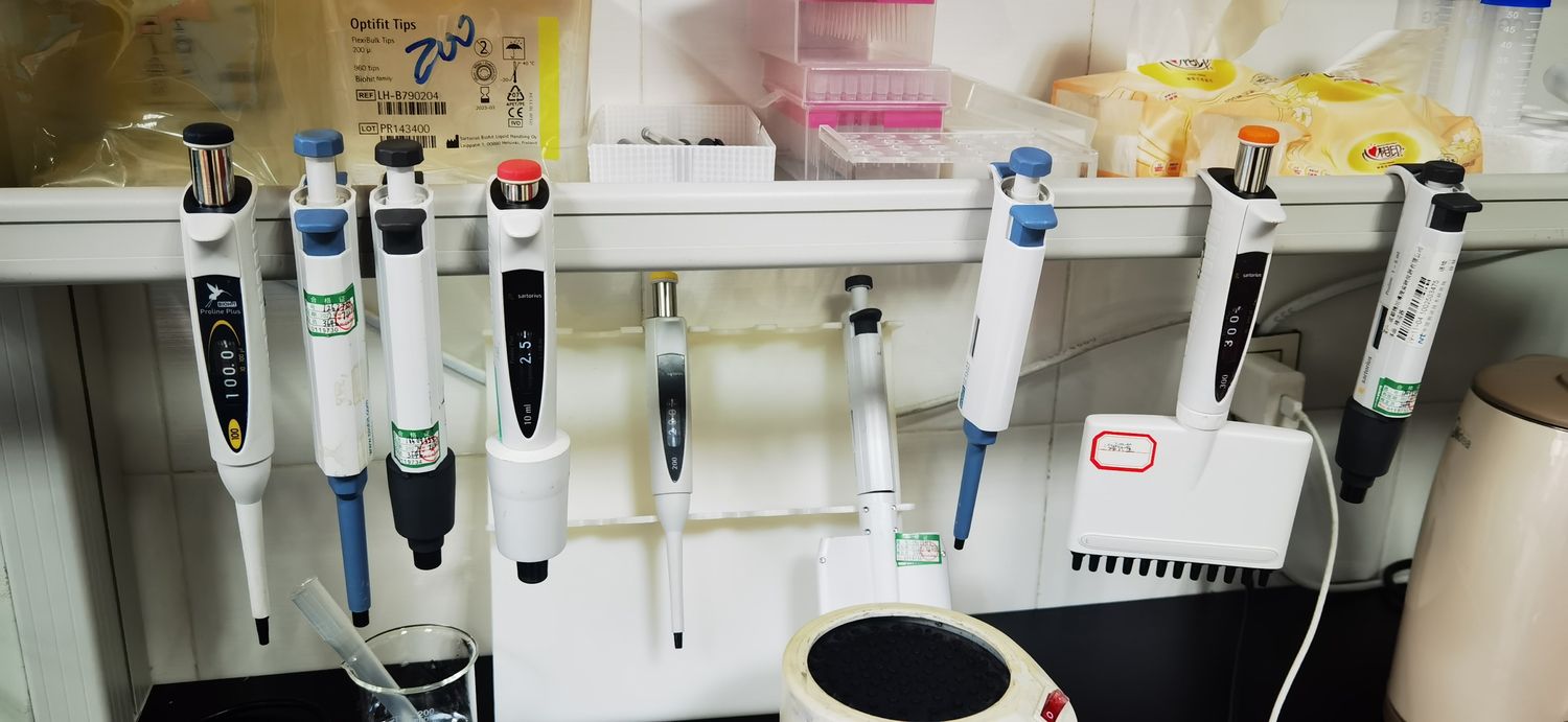 生命科学类仪器检修与故障排查实景(同品类参考图,非本故障现场)