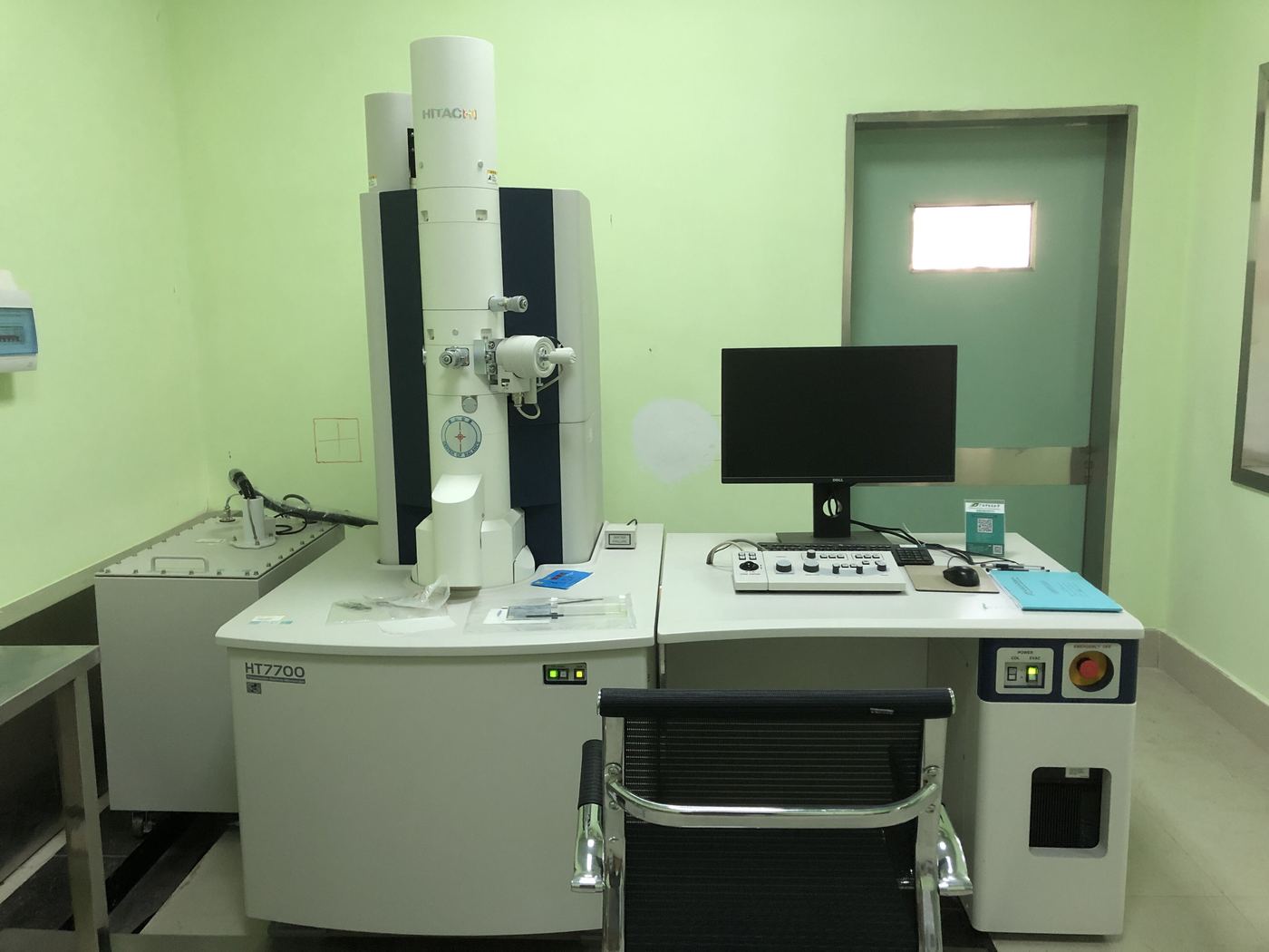 生命科学类仪器检修与故障排查实景(同品类参考图,非本故障现场)