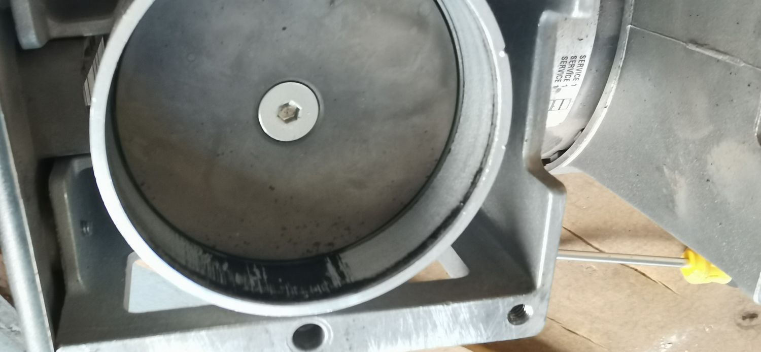 仪器配件实拍(管路、阀件与耗材)